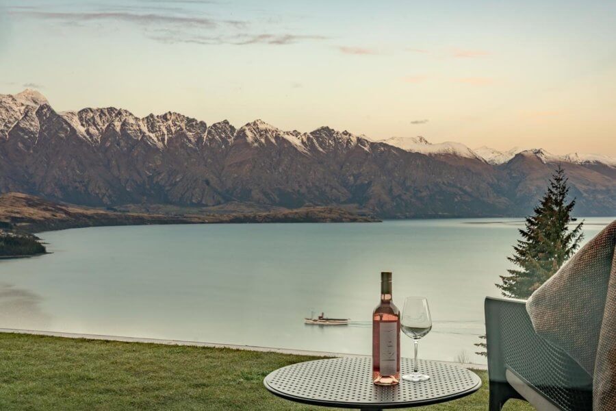 new-zealand-queenstown-lake-view